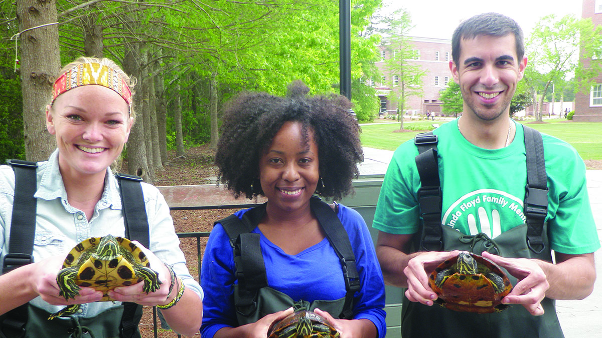 Using Citizen Science to Engage Preservice Elementary Educators in Scientific Fieldwork