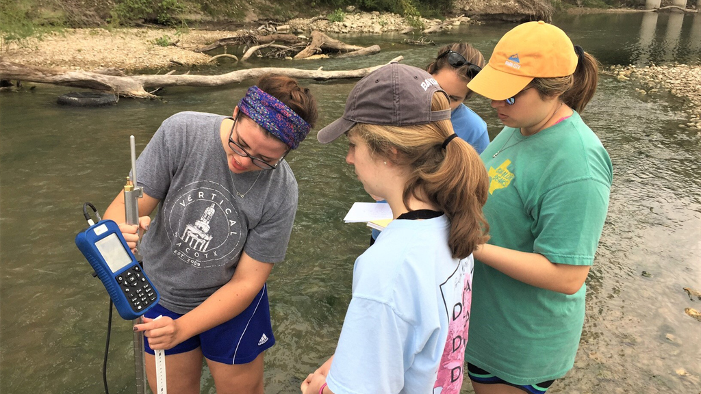 Water, River, and Community: Bridging Community, Environment, and Outreach Through a Transdisciplinary Course