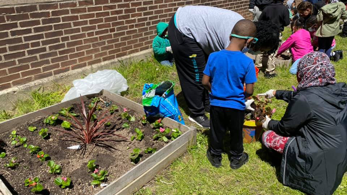 Integrating Critical Pedagogy of Place