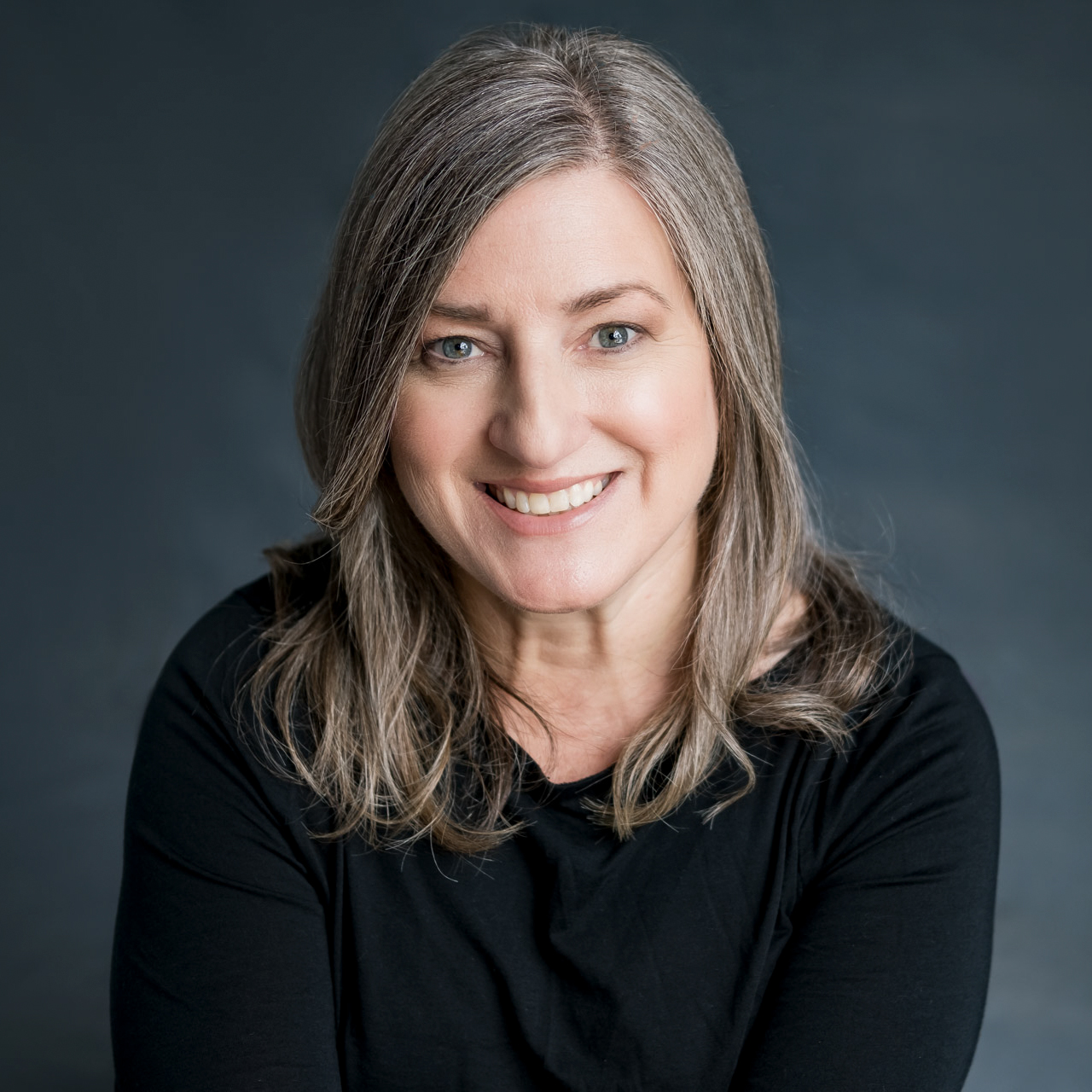 Debi Hanuscin headshot