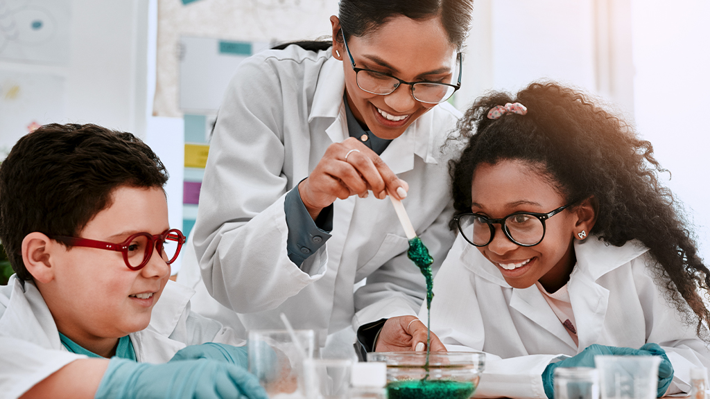 Teaching Students to Think in Science: Where Curiosity Meets Cognitive Strategy